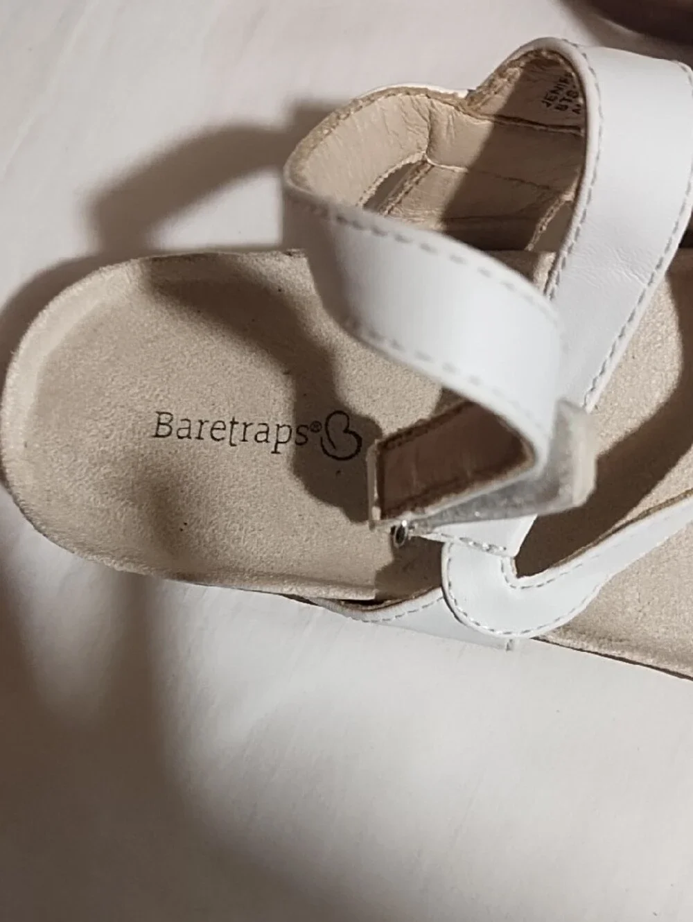 BareTraps White Triple-Strap Slingback Sandals Size 8 VGC. - Picture 2 of 7